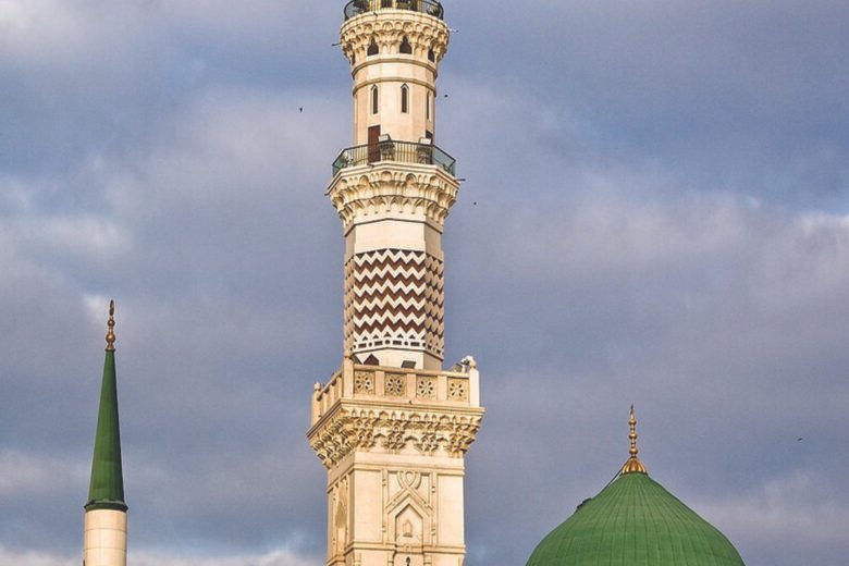 ان کی خوشبو نے مست کردیا ہے